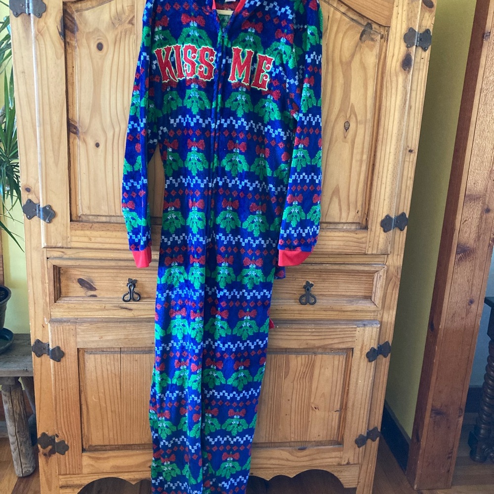 Mens Holiday Time blue red KISS ME hooded one piece pajamas - size L (42/44)